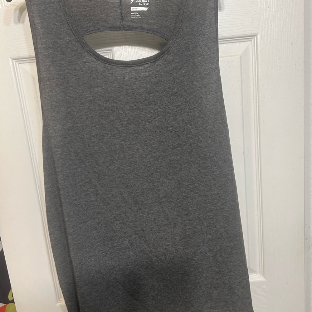 NWT- Old Navy Active Women’s  Gray Open back Tank Top. Size: XXL